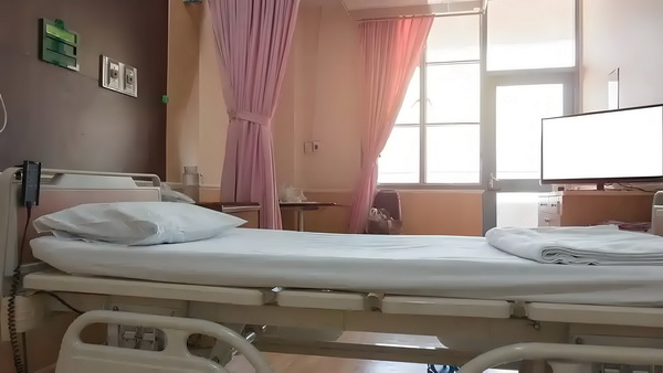 深圳积分入户算法_演硬汉成名却情路坎坷，8年不敢谈恋爱，遇小10岁的她成宠妻狂魔 行细对机定构养老服务进化规