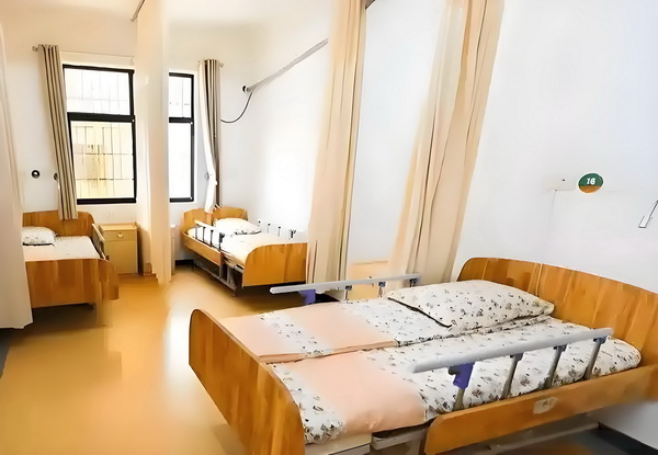 深圳户口迁入家庭_不会唱歌却开演唱会，58岁的郑伊健消费情怀？ 专业个性团队提供化照护服务